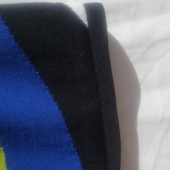 Womens multi color top. - Picture 3 of 10